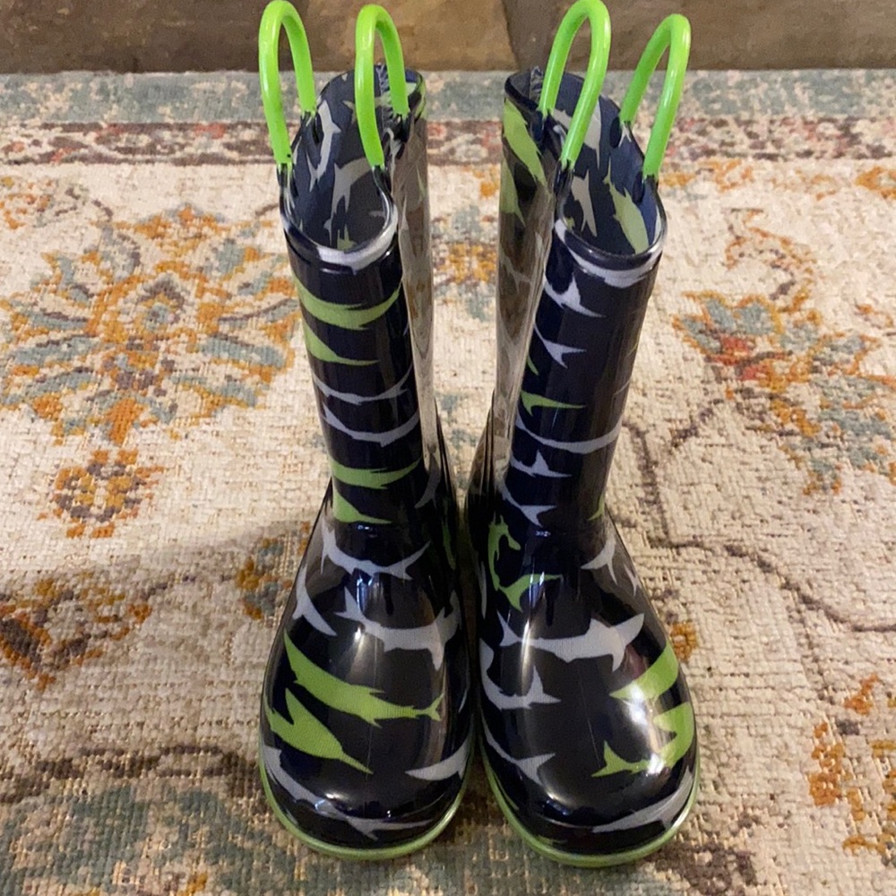 Like new shark rain boots